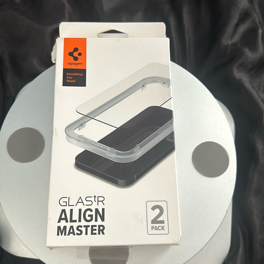 Spigen AlignMaster screen glass protector